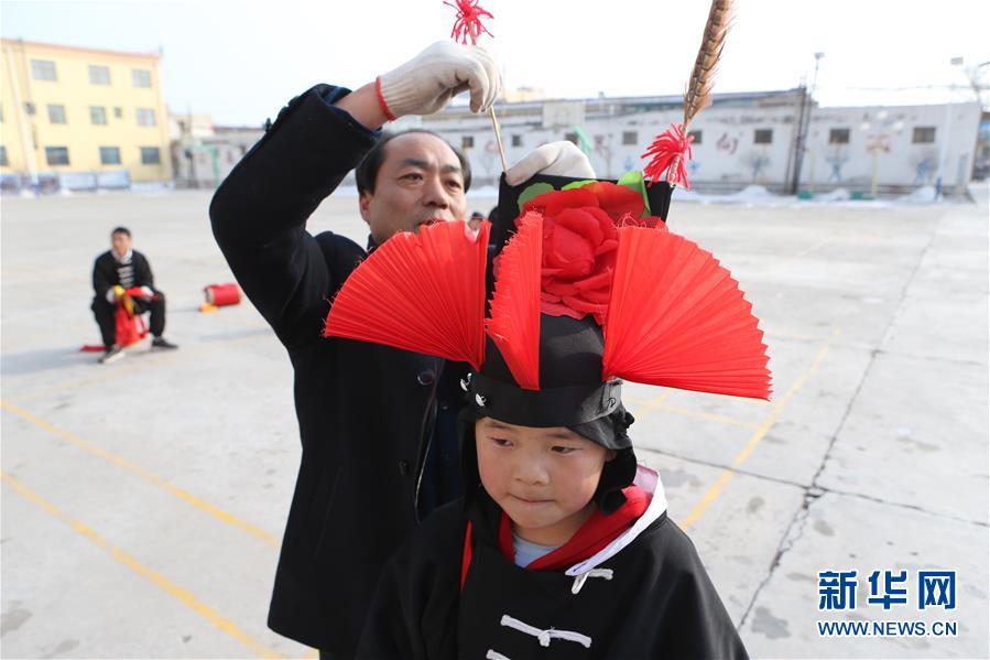 (社會)(2)甘肅武威:非遺“攻鼓子”進(jìn)校園