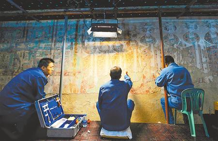 莫高窟記得，“飛天”記得…… ——敦煌研究院文物保護(hù)利用群體素描