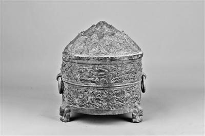 平?jīng)霾┥缴w神獸紋銅樽，東漢人向往過上神仙生活的印跡