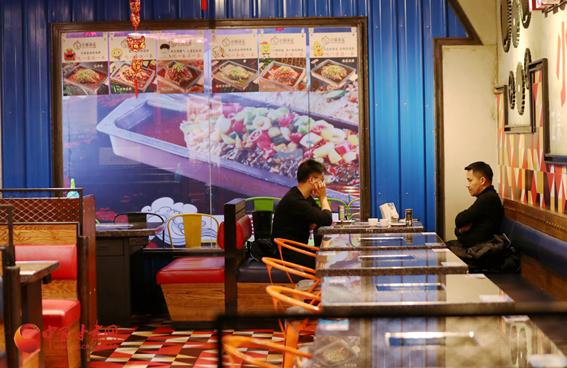 現(xiàn)場直擊：蘭州全面恢復餐飲堂食（組圖）