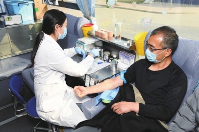 用熱血為生命護航 蘭州愛心人士獻血抗疫情