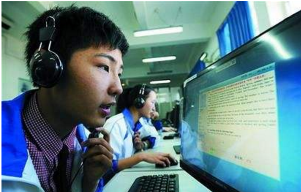 明年中考英語啟動“人機(jī)對話”模式