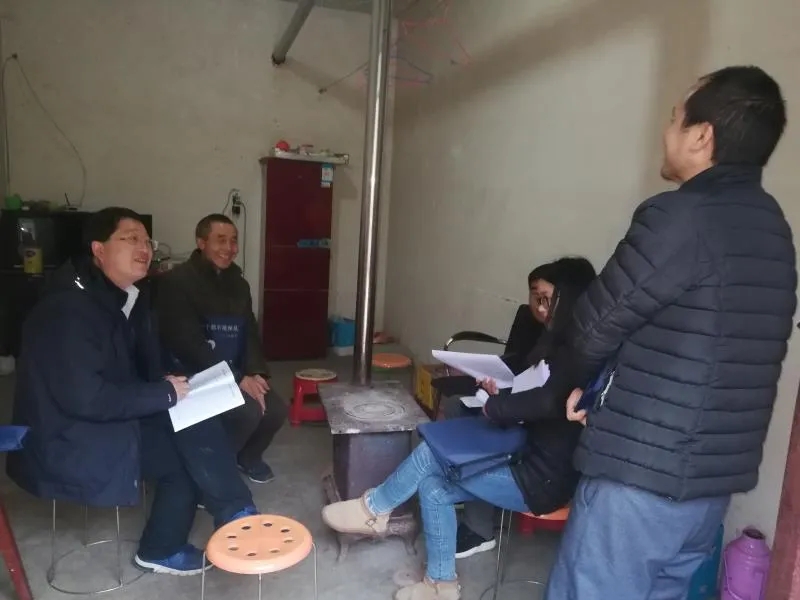 文縣中廟鎮(zhèn)大盤(pán)峪村第一書(shū)記：王志恒