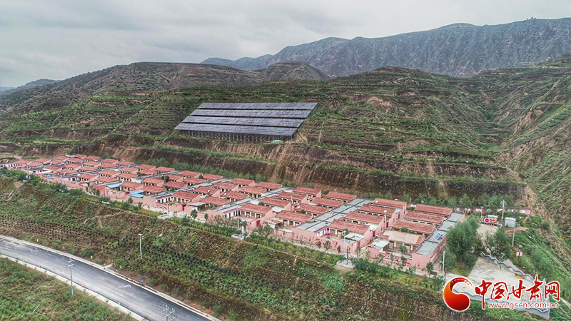 【跟著總書記看甘肅】布楞溝村：水引來了，路修通了，新農(nóng)村建起來了（圖）