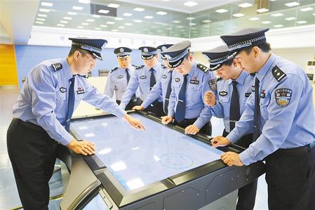 致敬！人民警察