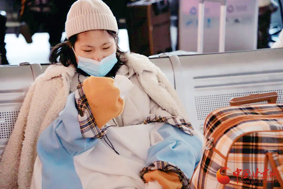 春運(yùn)故事：歸途的車站，有溫情、愛情，還有堅(jiān)守