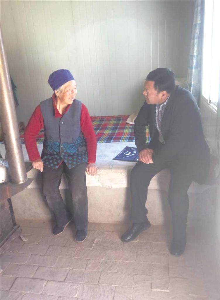 榆中縣扶貧開發(fā)辦公室黨組書記、主任王國福：建言獻策當(dāng)助手 沖鋒陷陣排頭兵