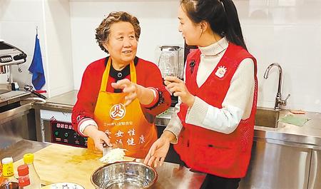 居家養(yǎng)老托起幸?！跋﹃柤t”——甘肅建設(shè)多元養(yǎng)老服務(wù)體系讓老年人安度晚年