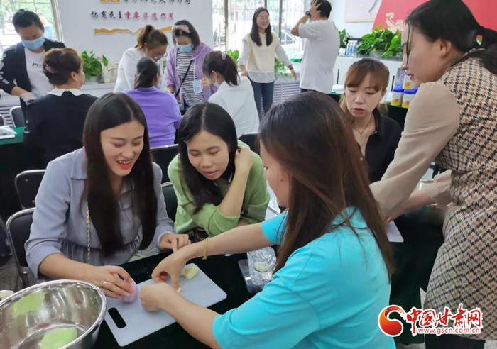 解鎖新技能！蘭州七里河區(qū)秋天的第一份手工月餅來了