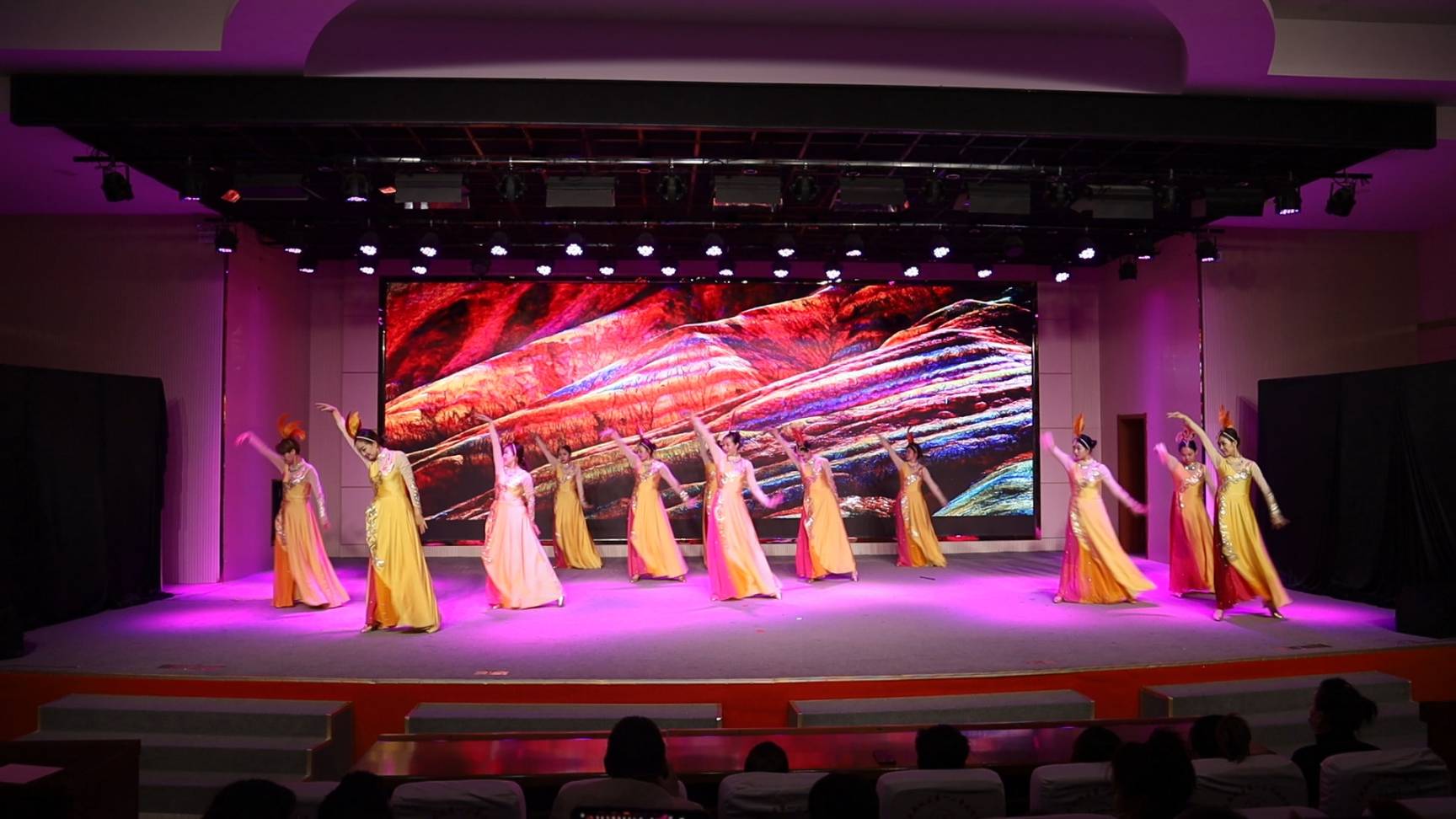 張掖市非遺舞臺(tái)劇《寶卷印象》在武威、金昌等市州上演