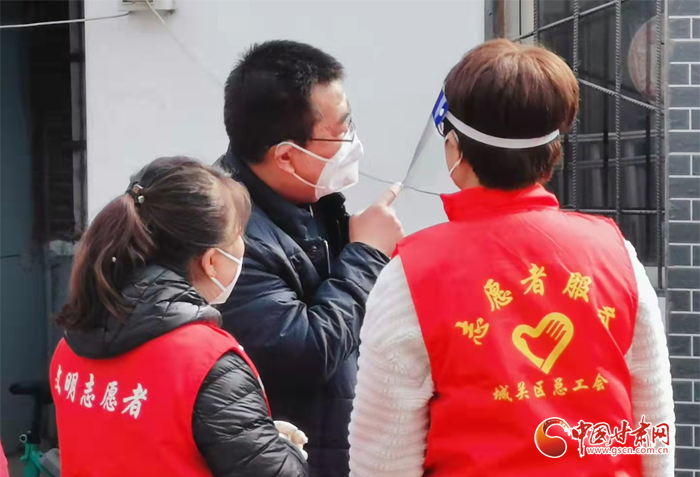 【甘快看·疫情防控最美有你（11）】奔走在“戰(zhàn)疫”一線！有一種力量叫志愿者