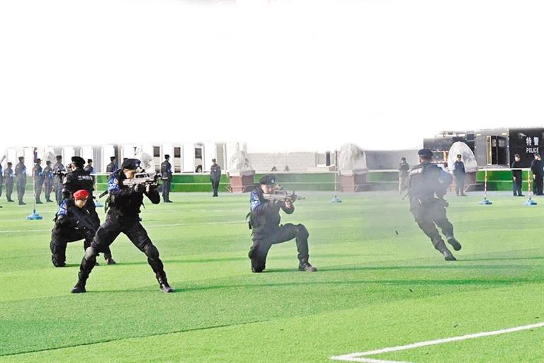 蘭州公安舉行警營(yíng)開放日活動(dòng)