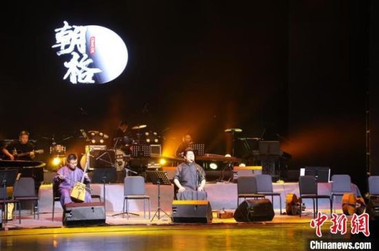 圖為甘肅本土原生態(tài)樂(lè)隊(duì)“朝格組合”在蘭州演出。(資料圖) 受訪人供圖