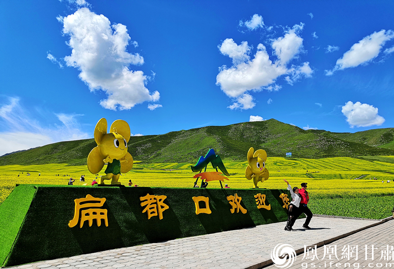 河西走廊張掖扁都口，古絲綢之路要道。王振武 攝