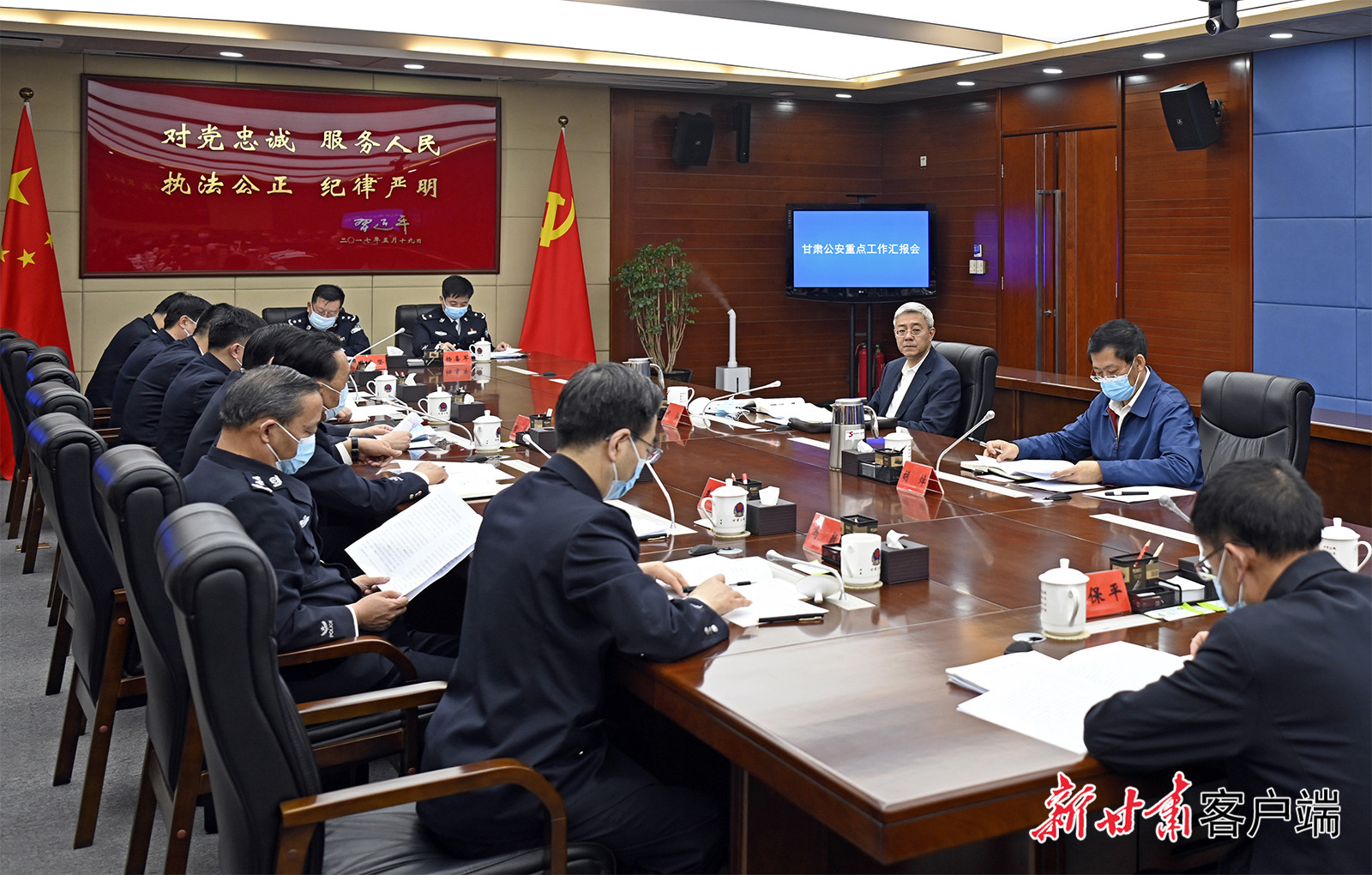 【甘快看】尹弘在甘肅省公安廳調(diào)研時強調(diào)：堅持政治建警鍛造公安鐵軍，全力以赴防風(fēng)險保安全護(hù)穩(wěn)定