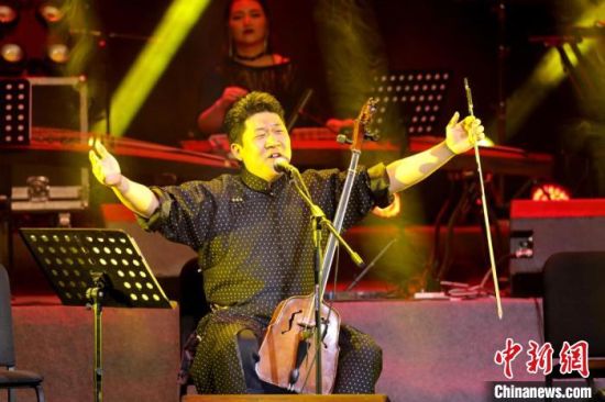 圖為樂隊主創(chuàng)巴依勒格。(資料圖) 受訪者供圖