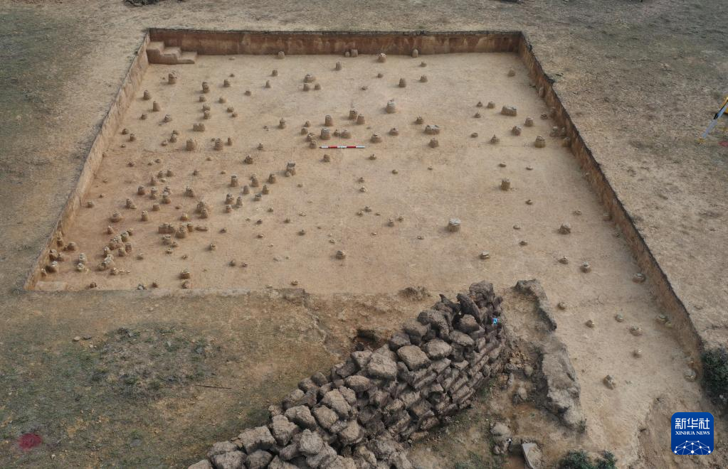 四川稻城縣皮洛舊石器時(shí)代遺址探方發(fā)掘情況（資料圖）。