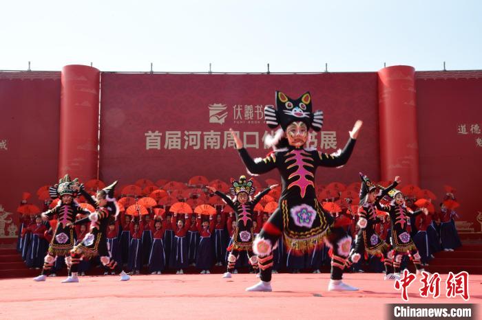 圖為首屆周口伏羲書展開幕式表演?！×赫赵?攝