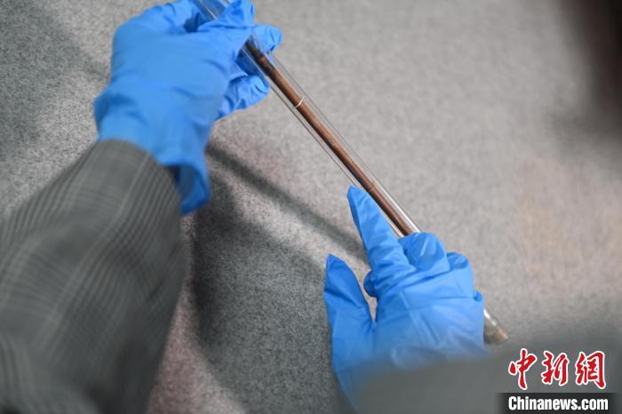 2024年5月7日，拍攝的甘肅省博物館館藏國寶級文物“白馬作”毛筆。李亞龍　攝